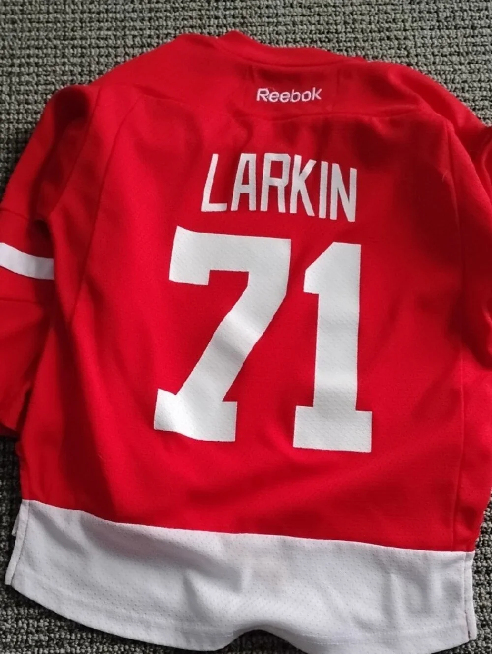 Reebok Kids Red Detroit Wings Hockey Jersey‎ with White Trim